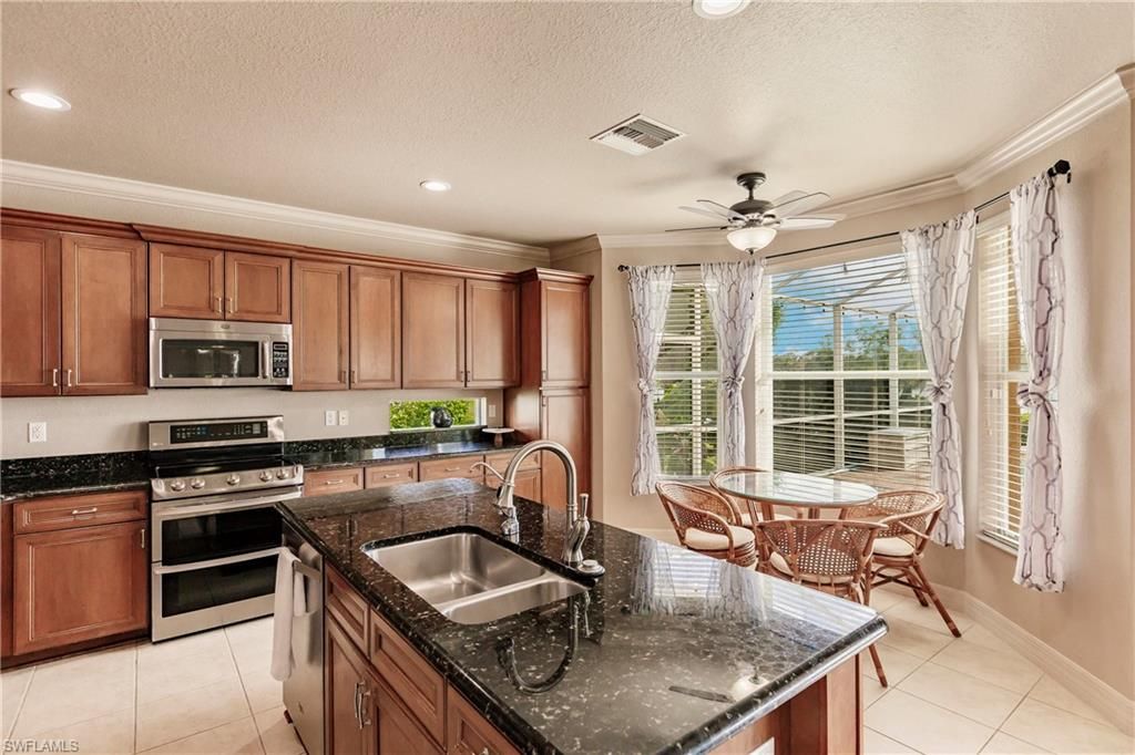 Image 12 of property listing at 3573 Malagrotta CIR, Cape Coral, FL 33909