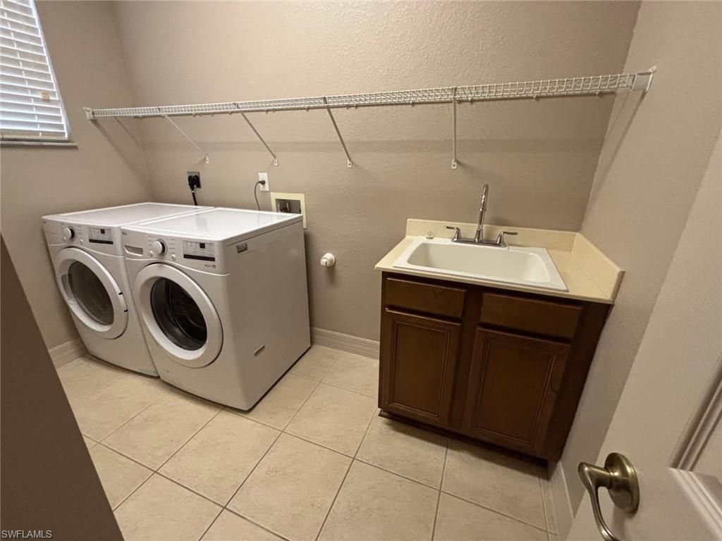Image 19 of property listing at 3573 Malagrotta CIR, Cape Coral, FL 33909