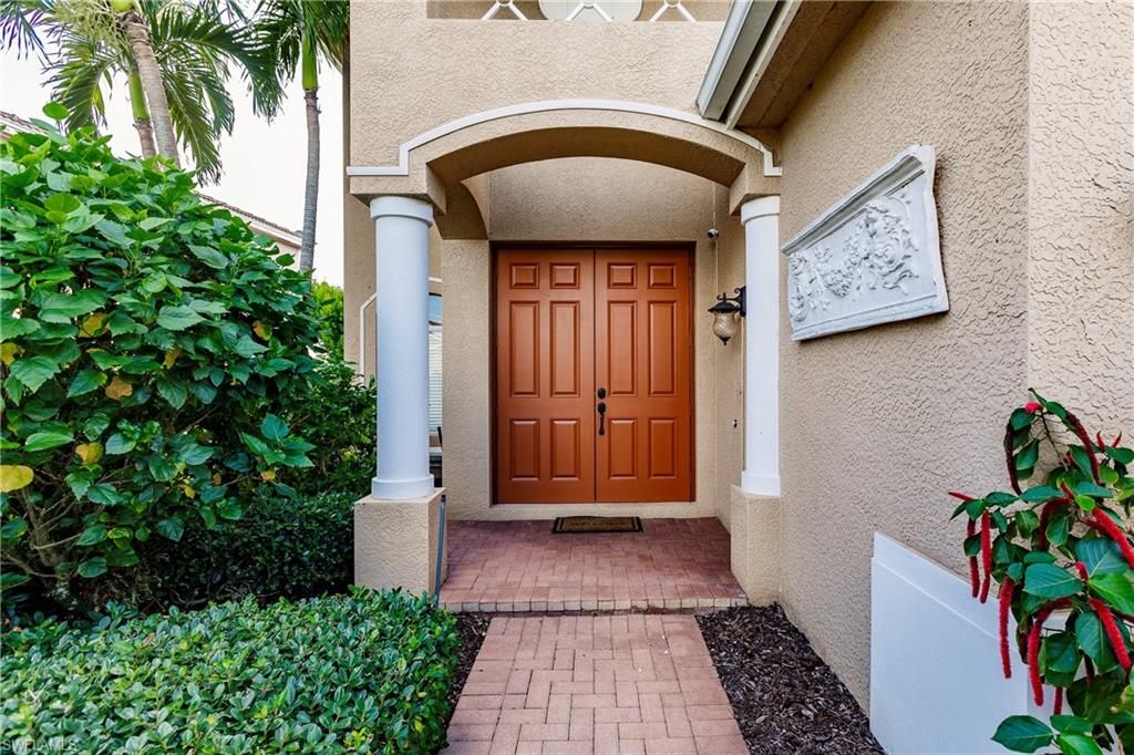 Image 3 of property listing at 3573 Malagrotta CIR, Cape Coral, FL 33909