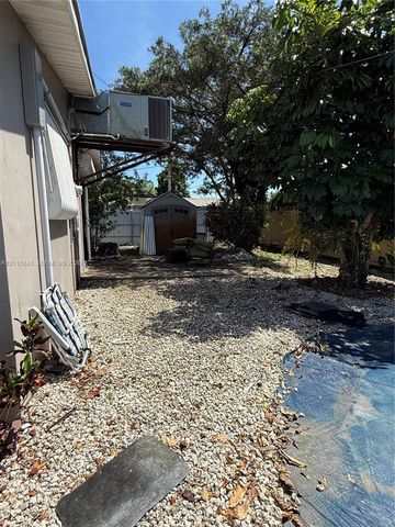 1010 N 74th Way 0, Hollywood, FL 33024
