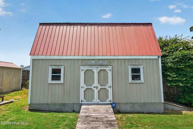 6712 Creek Ridge Road, Wilmington, NC 28411