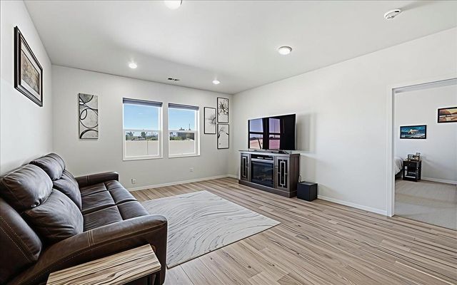 11925 N Haven St, Mead, WA 99021