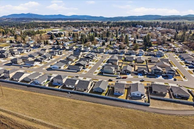 11925 N Haven St, Mead, WA 99021