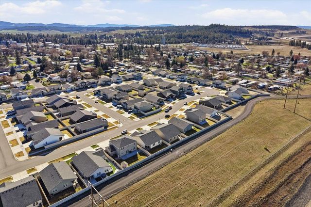 11925 N Haven St, Mead, WA 99021