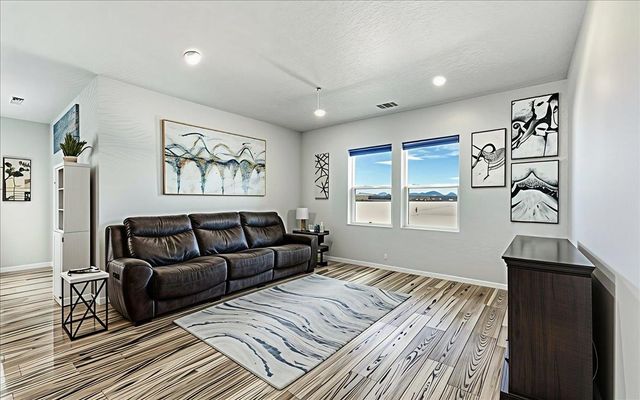 11925 N Haven St, Mead, WA 99021