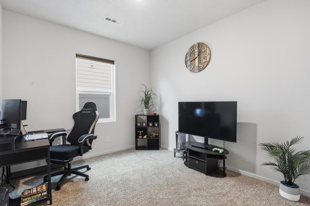 11925 N Haven St, Mead, WA 99021