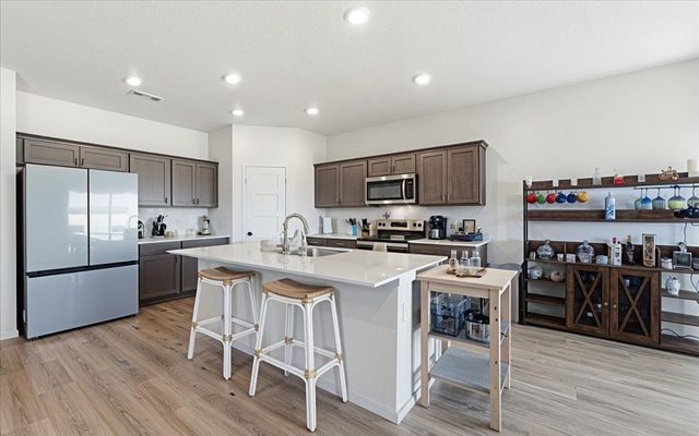 11925 N Haven St, Mead, WA 99021