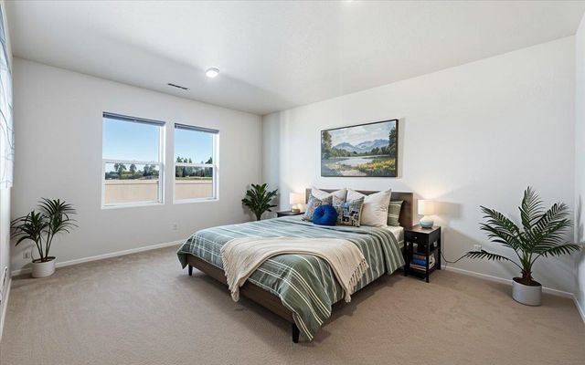 11925 N Haven St, Mead, WA 99021