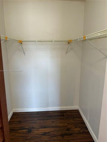 860 NE 207th Ter 8-106, Miami, FL 33179