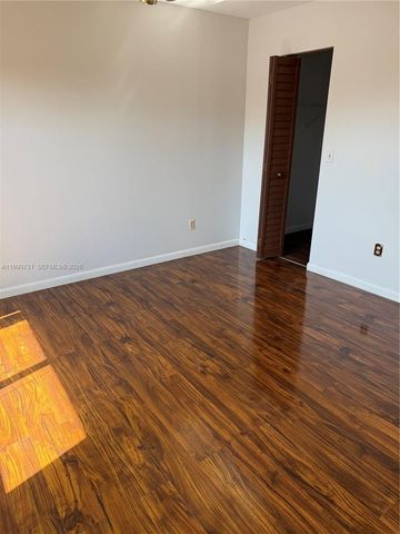 860 NE 207th Ter 8-106, Miami, FL 33179