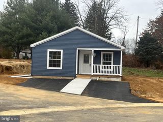 136 MINCH RD, Parkesburg, PA 19365