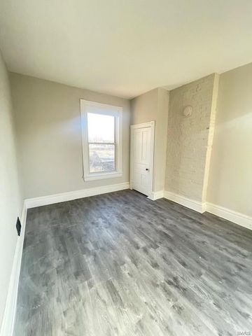 1217 Victor Street, St Louis, MO 63104