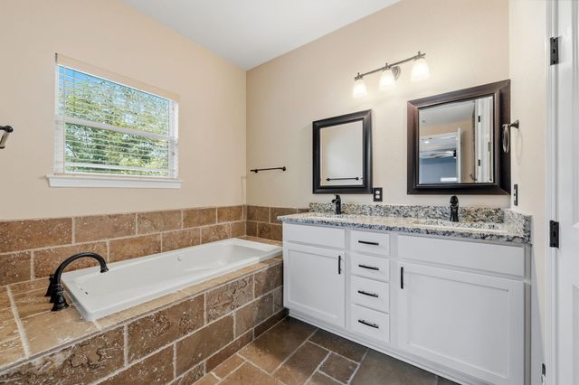 413 Bedford DR, Spicewood, TX 78669