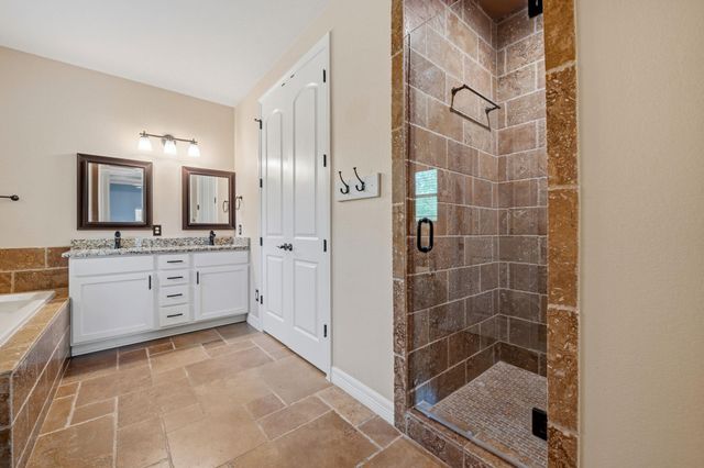 413 Bedford DR, Spicewood, TX 78669