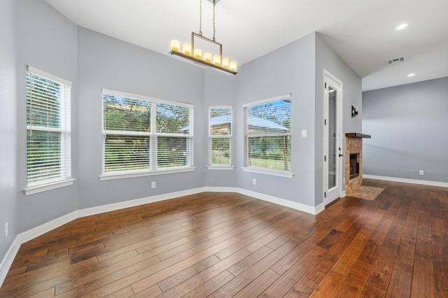 413 Bedford DR, Spicewood, TX 78669