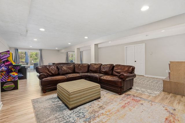 220 Newtown Road, Acton, MA 01720