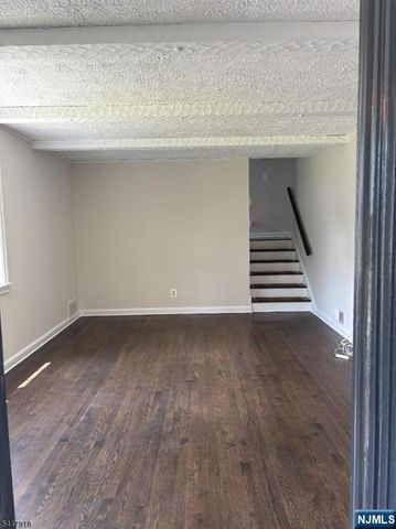 41 Beechwood Road, Florham Park Borough, NJ 07932