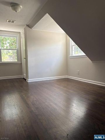 41 Beechwood Road, Florham Park Borough, NJ 07932