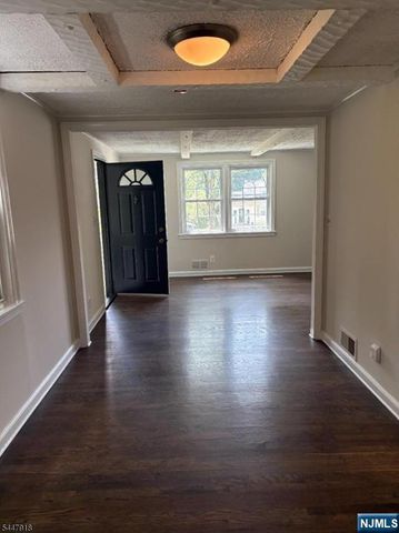 41 Beechwood Road, Florham Park Borough, NJ 07932