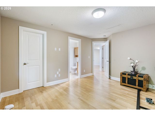4500 W BURNSIDE Rd, Portland, OR 97210