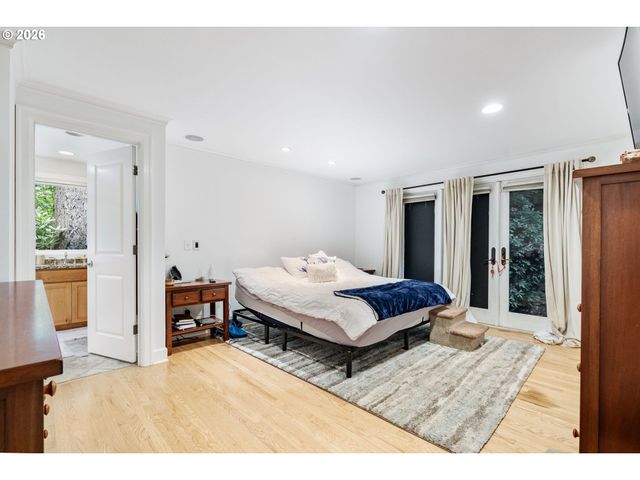4500 W BURNSIDE Rd, Portland, OR 97210