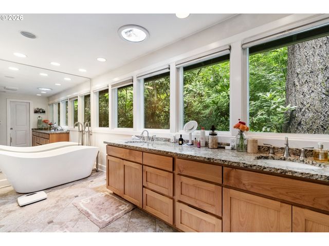 4500 W BURNSIDE Rd, Portland, OR 97210