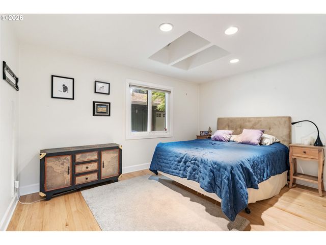 4500 W BURNSIDE Rd, Portland, OR 97210