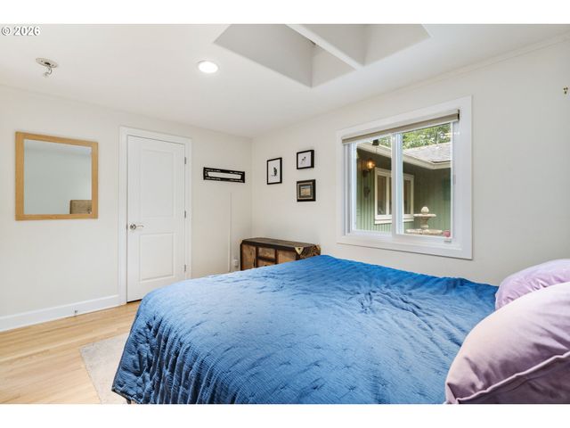 4500 W BURNSIDE Rd, Portland, OR 97210