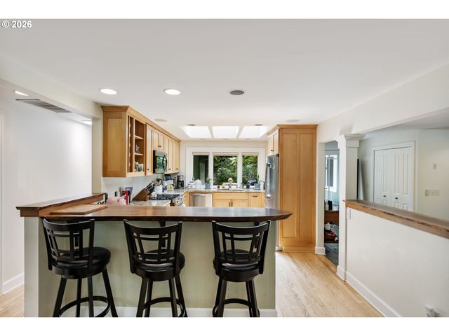 4500 W BURNSIDE Rd, Portland, OR 97210