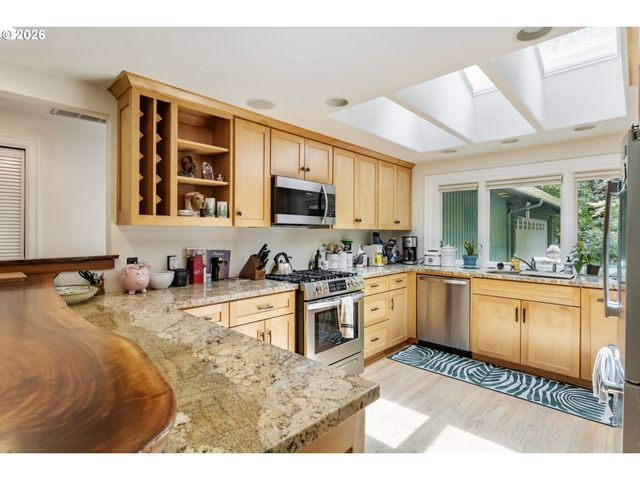 4500 W BURNSIDE Rd, Portland, OR 97210