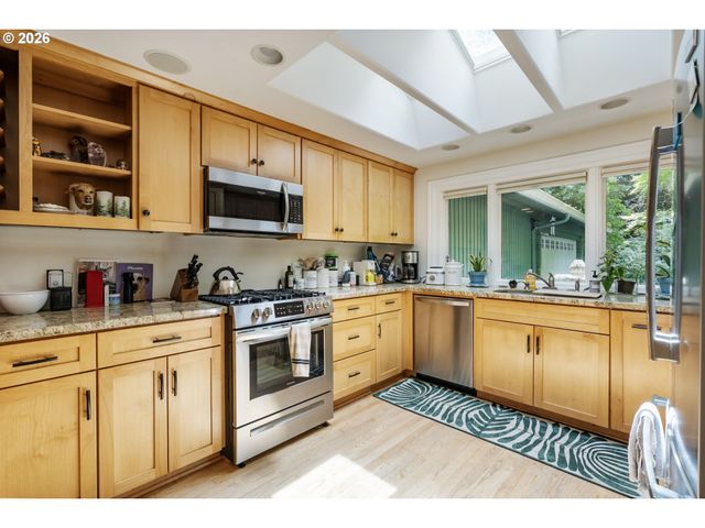 4500 W BURNSIDE Rd, Portland, OR 97210