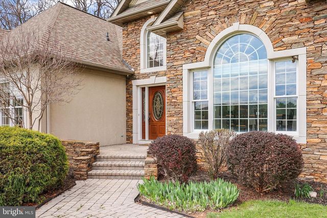 15 MAPLE GROVE RD, Hanover, PA 17331