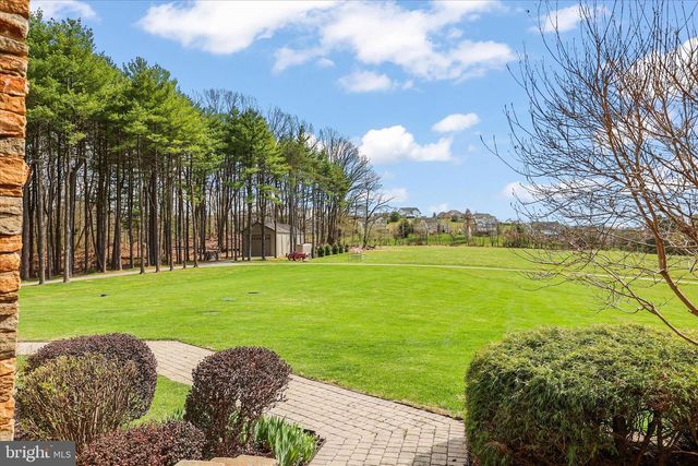 15 MAPLE GROVE RD, Hanover, PA 17331