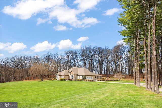 15 MAPLE GROVE RD, Hanover, PA 17331