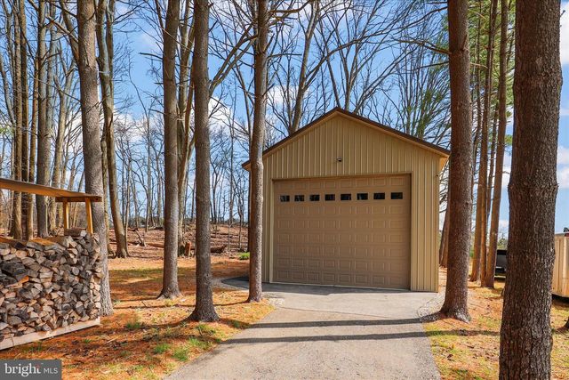 15 MAPLE GROVE RD, Hanover, PA 17331