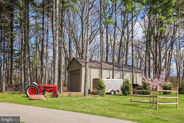 15 MAPLE GROVE RD, Hanover, PA 17331