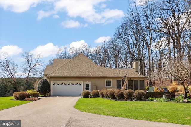 15 MAPLE GROVE RD, Hanover, PA 17331