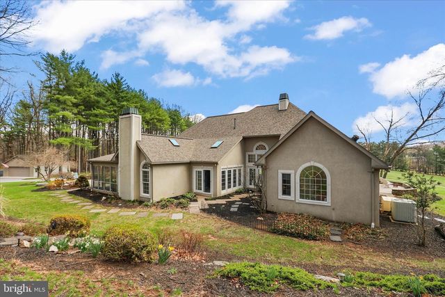 15 MAPLE GROVE RD, Hanover, PA 17331