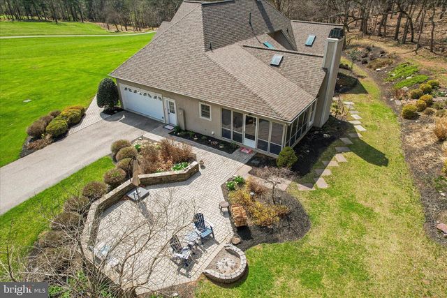 15 MAPLE GROVE RD, Hanover, PA 17331