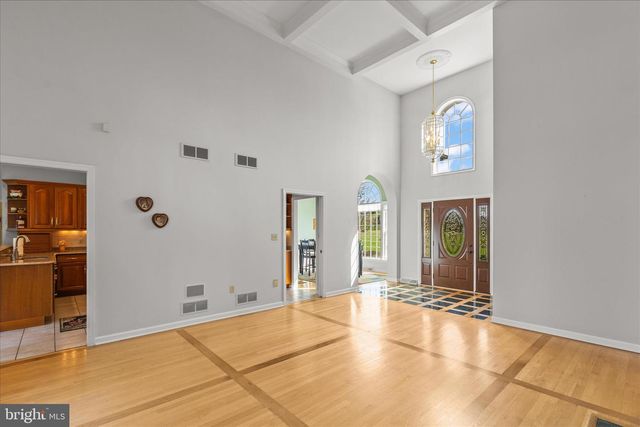 15 MAPLE GROVE RD, Hanover, PA 17331