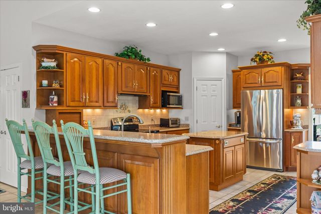 15 MAPLE GROVE RD, Hanover, PA 17331