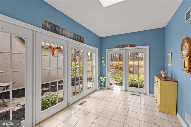 15 MAPLE GROVE RD, Hanover, PA 17331