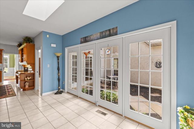15 MAPLE GROVE RD, Hanover, PA 17331