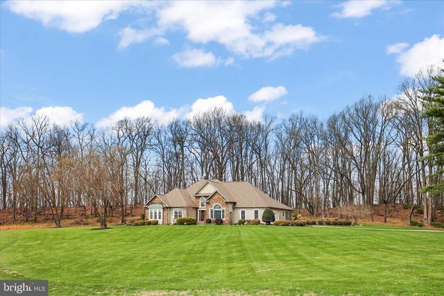 15 MAPLE GROVE RD, Hanover, PA 17331