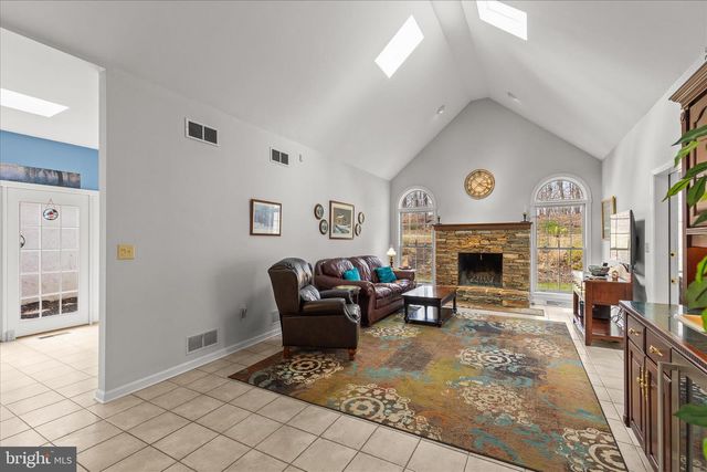 15 MAPLE GROVE RD, Hanover, PA 17331