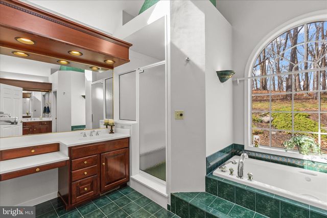 15 MAPLE GROVE RD, Hanover, PA 17331