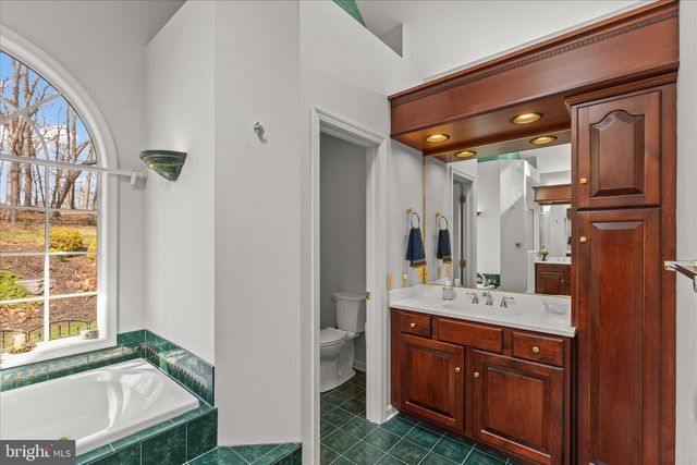 15 MAPLE GROVE RD, Hanover, PA 17331