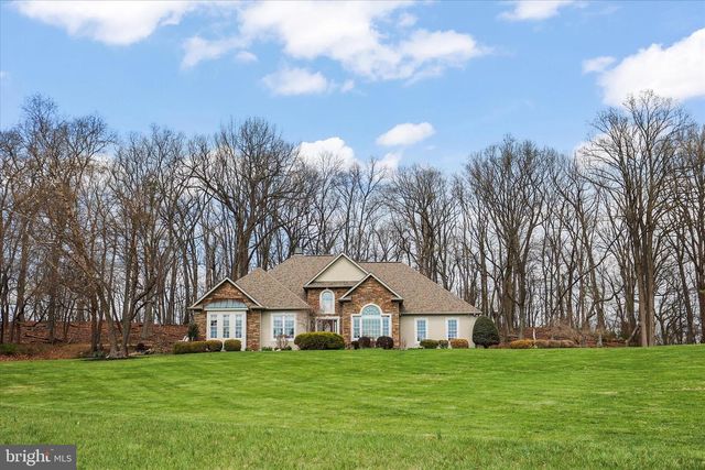 15 MAPLE GROVE RD, Hanover, PA 17331