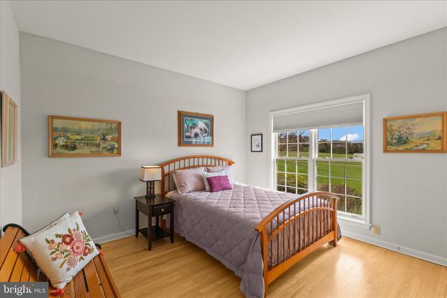 15 MAPLE GROVE RD, Hanover, PA 17331