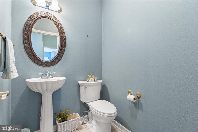 15 MAPLE GROVE RD, Hanover, PA 17331